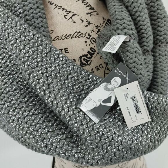 Women Scarf Infinity Gray Silver Tone Cowl Knit Metallic Boho Chic - Picture 7 of 12